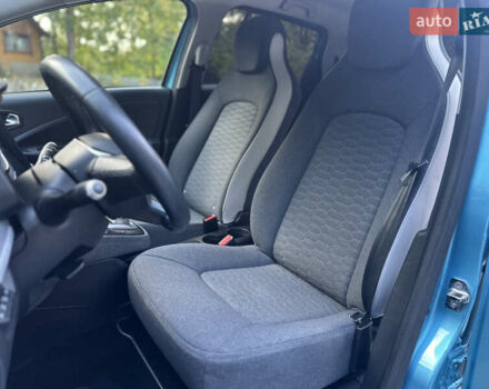 Синий Рено Зое, объемом двигателя 0 л и пробегом 50 тыс. км за 11700 $, фото 34 на Automoto.ua