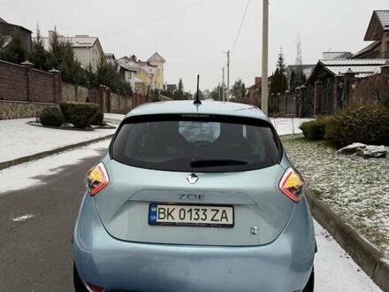 Синий Рено Зое, объемом двигателя 0 л и пробегом 99 тыс. км за 8139 $, фото 1 на Automoto.ua