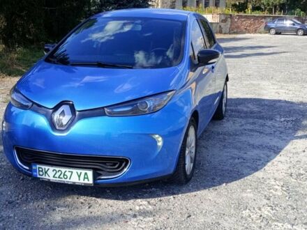 Синий Рено Зое, объемом двигателя 0 л и пробегом 121 тыс. км за 9500 $, фото 1 на Automoto.ua
