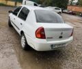 Белый Рено Clio Symbol, объемом двигателя 1.4 л и пробегом 456 тыс. км за 1950 $, фото 2 на Automoto.ua