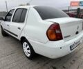 Белый Рено Clio Symbol, объемом двигателя 1.4 л и пробегом 350 тыс. км за 1850 $, фото 2 на Automoto.ua