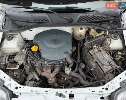 Белый Рено Clio Symbol, объемом двигателя 1.4 л и пробегом 350 тыс. км за 1850 $, фото 14 на Automoto.ua