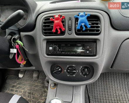 Белый Рено Clio Symbol, объемом двигателя 1.39 л и пробегом 335 тыс. км за 2300 $, фото 11 на Automoto.ua