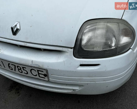 Белый Рено Clio Symbol, объемом двигателя 1.39 л и пробегом 335 тыс. км за 2300 $, фото 9 на Automoto.ua