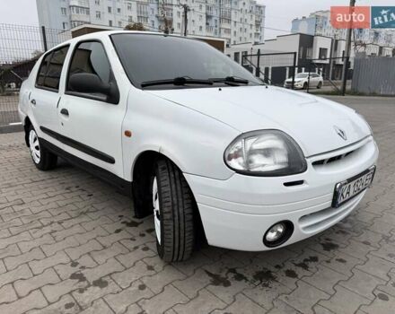 Белый Рено Clio Symbol, объемом двигателя 1.4 л и пробегом 350 тыс. км за 1850 $, фото 6 на Automoto.ua