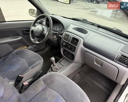 Белый Рено Clio Symbol, объемом двигателя 1.4 л и пробегом 350 тыс. км за 1850 $, фото 13 на Automoto.ua