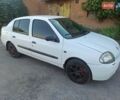 Белый Рено Clio Symbol, объемом двигателя 1.39 л и пробегом 437 тыс. км за 2250 $, фото 1 на Automoto.ua