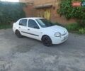 Белый Рено Clio Symbol, объемом двигателя 1.39 л и пробегом 437 тыс. км за 2250 $, фото 11 на Automoto.ua