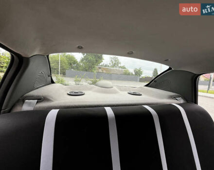 Белый Рено Clio Symbol, объемом двигателя 1.39 л и пробегом 335 тыс. км за 2300 $, фото 12 на Automoto.ua