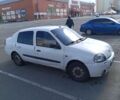 Белый Рено Clio Symbol, объемом двигателя 1.4 л и пробегом 410 тыс. км за 2150 $, фото 3 на Automoto.ua