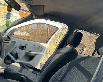 Белый Рено Clio Symbol, объемом двигателя 1.4 л и пробегом 370 тыс. км за 2900 $, фото 8 на Automoto.ua