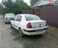 Белый Рено Clio Symbol, объемом двигателя 1.4 л и пробегом 300 тыс. км за 2350 $, фото 9 на Automoto.ua