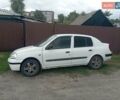 Белый Рено Clio Symbol, объемом двигателя 1.4 л и пробегом 300 тыс. км за 2350 $, фото 4 на Automoto.ua
