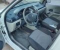 Белый Рено Clio Symbol, объемом двигателя 1.4 л и пробегом 190 тыс. км за 2100 $, фото 11 на Automoto.ua