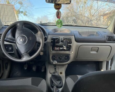 Белый Рено Clio Symbol, объемом двигателя 1.4 л и пробегом 370 тыс. км за 2200 $, фото 19 на Automoto.ua