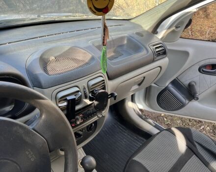 Белый Рено Clio Symbol, объемом двигателя 1.4 л и пробегом 370 тыс. км за 2200 $, фото 11 на Automoto.ua