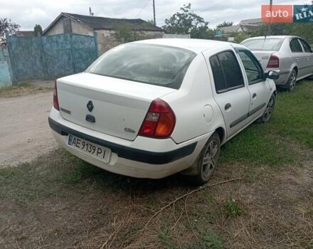 Белый Рено Clio Symbol, объемом двигателя 1.4 л и пробегом 300 тыс. км за 2350 $, фото 8 на Automoto.ua