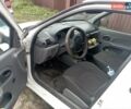 Белый Рено Clio Symbol, объемом двигателя 1.4 л и пробегом 300 тыс. км за 2350 $, фото 2 на Automoto.ua