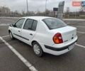 Белый Рено Clio Symbol, объемом двигателя 1.39 л и пробегом 250 тыс. км за 3100 $, фото 7 на Automoto.ua