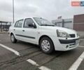 Белый Рено Clio Symbol, объемом двигателя 1.39 л и пробегом 250 тыс. км за 3100 $, фото 8 на Automoto.ua