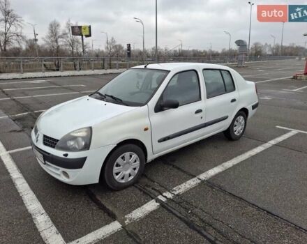 Белый Рено Clio Symbol, объемом двигателя 1.39 л и пробегом 250 тыс. км за 3100 $, фото 2 на Automoto.ua