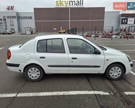Белый Рено Clio Symbol, объемом двигателя 1.39 л и пробегом 250 тыс. км за 3100 $, фото 4 на Automoto.ua
