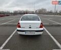 Белый Рено Clio Symbol, объемом двигателя 1.39 л и пробегом 250 тыс. км за 3100 $, фото 6 на Automoto.ua
