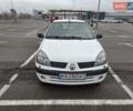 Белый Рено Clio Symbol, объемом двигателя 1.39 л и пробегом 250 тыс. км за 3100 $, фото 3 на Automoto.ua