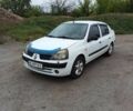 Белый Рено Clio Symbol, объемом двигателя 1.4 л и пробегом 385 тыс. км за 2500 $, фото 1 на Automoto.ua