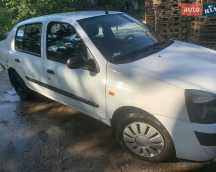 Белый Рено Clio Symbol, объемом двигателя 1.4 л и пробегом 345 тыс. км за 2700 $, фото 1 на Automoto.ua
