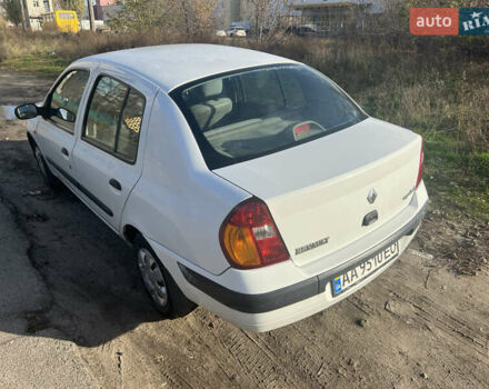 Белый Рено Clio Symbol, объемом двигателя 1.39 л и пробегом 210 тыс. км за 2399 $, фото 4 на Automoto.ua