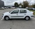 Белый Рено Clio Symbol, объемом двигателя 1.4 л и пробегом 209 тыс. км за 2650 $, фото 2 на Automoto.ua
