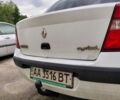 Белый Рено Clio Symbol, объемом двигателя 1.39 л и пробегом 312 тыс. км за 1900 $, фото 1 на Automoto.ua