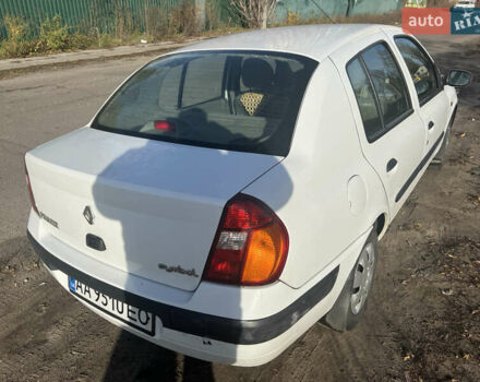 Белый Рено Clio Symbol, объемом двигателя 1.39 л и пробегом 210 тыс. км за 2399 $, фото 2 на Automoto.ua