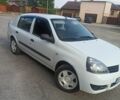 Белый Рено Clio Symbol, объемом двигателя 1.4 л и пробегом 350 тыс. км за 1900 $, фото 6 на Automoto.ua