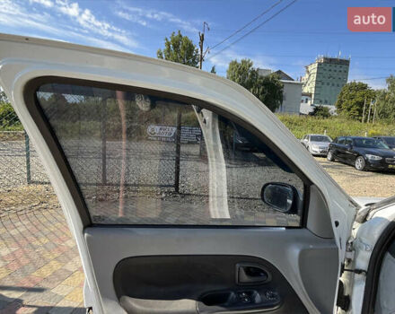 Белый Рено Clio Symbol, объемом двигателя 1.39 л и пробегом 291 тыс. км за 3999 $, фото 8 на Automoto.ua