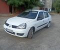 Белый Рено Clio Symbol, объемом двигателя 1.4 л и пробегом 350 тыс. км за 1900 $, фото 1 на Automoto.ua