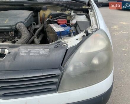 Білий Рено Clio Symbol, об'ємом двигуна 1.39 л та пробігом 170 тис. км за 2800 $, фото 7 на Automoto.ua