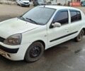 Белый Рено Clio Symbol, объемом двигателя 1.4 л и пробегом 225 тыс. км за 3700 $, фото 1 на Automoto.ua