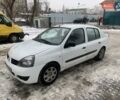 Белый Рено Clio Symbol, объемом двигателя 1.39 л и пробегом 224 тыс. км за 3100 $, фото 4 на Automoto.ua