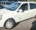 Белый Рено Clio Symbol, объемом двигателя 1.4 л и пробегом 254 тыс. км за 2999 $, фото 3 на Automoto.ua