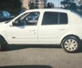 Белый Рено Clio Symbol, объемом двигателя 1.4 л и пробегом 254 тыс. км за 2999 $, фото 1 на Automoto.ua