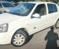 Белый Рено Clio Symbol, объемом двигателя 1.4 л и пробегом 254 тыс. км за 2999 $, фото 2 на Automoto.ua