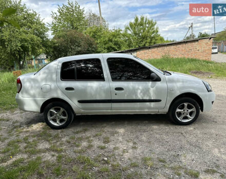 Белый Рено Clio Symbol, объемом двигателя 1.4 л и пробегом 230 тыс. км за 2800 $, фото 7 на Automoto.ua