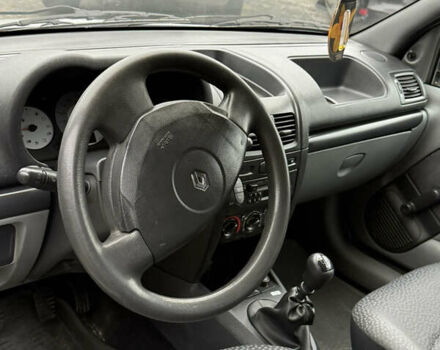 Белый Рено Clio Symbol, объемом двигателя 1.39 л и пробегом 251 тыс. км за 3100 $, фото 8 на Automoto.ua
