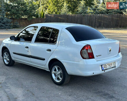 Белый Рено Clio Symbol, объемом двигателя 1.4 л и пробегом 230 тыс. км за 2900 $, фото 1 на Automoto.ua