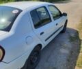 Белый Рено Clio Symbol, объемом двигателя 1.4 л и пробегом 220 тыс. км за 3300 $, фото 2 на Automoto.ua