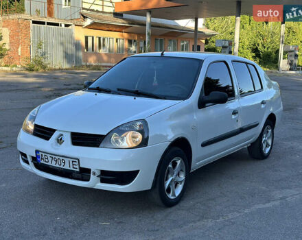 Белый Рено Clio Symbol, объемом двигателя 1.4 л и пробегом 230 тыс. км за 2900 $, фото 4 на Automoto.ua