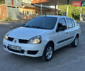 Белый Рено Clio Symbol, объемом двигателя 1.4 л и пробегом 230 тыс. км за 2900 $, фото 4 на Automoto.ua