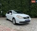 Белый Рено Clio Symbol, объемом двигателя 1.39 л и пробегом 150 тыс. км за 4500 $, фото 1 на Automoto.ua